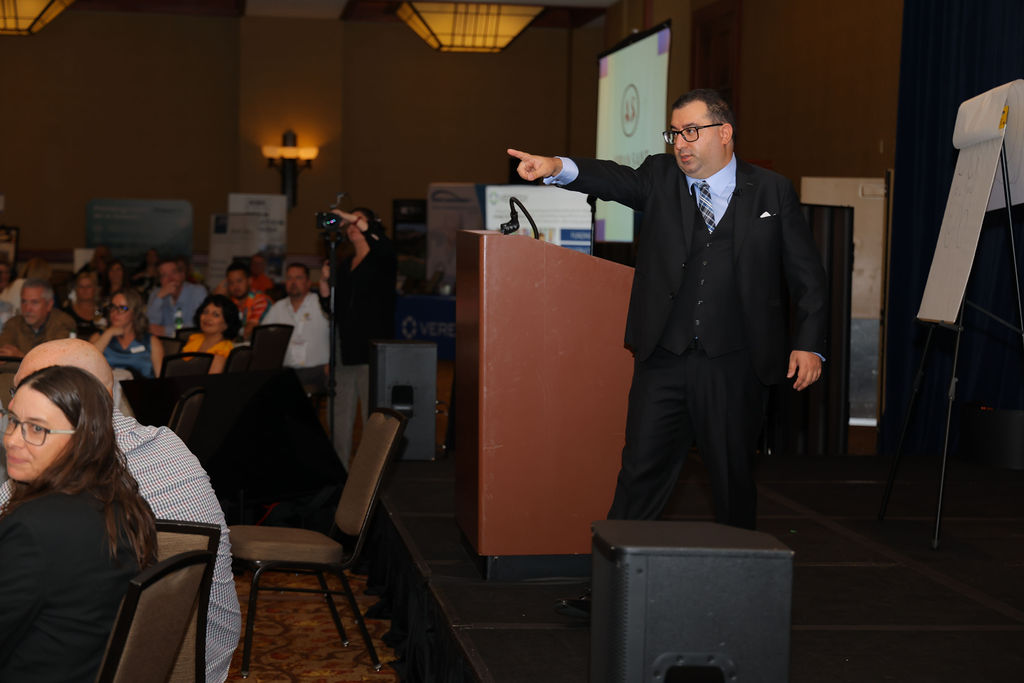 Standing Ovation Keynote Performance